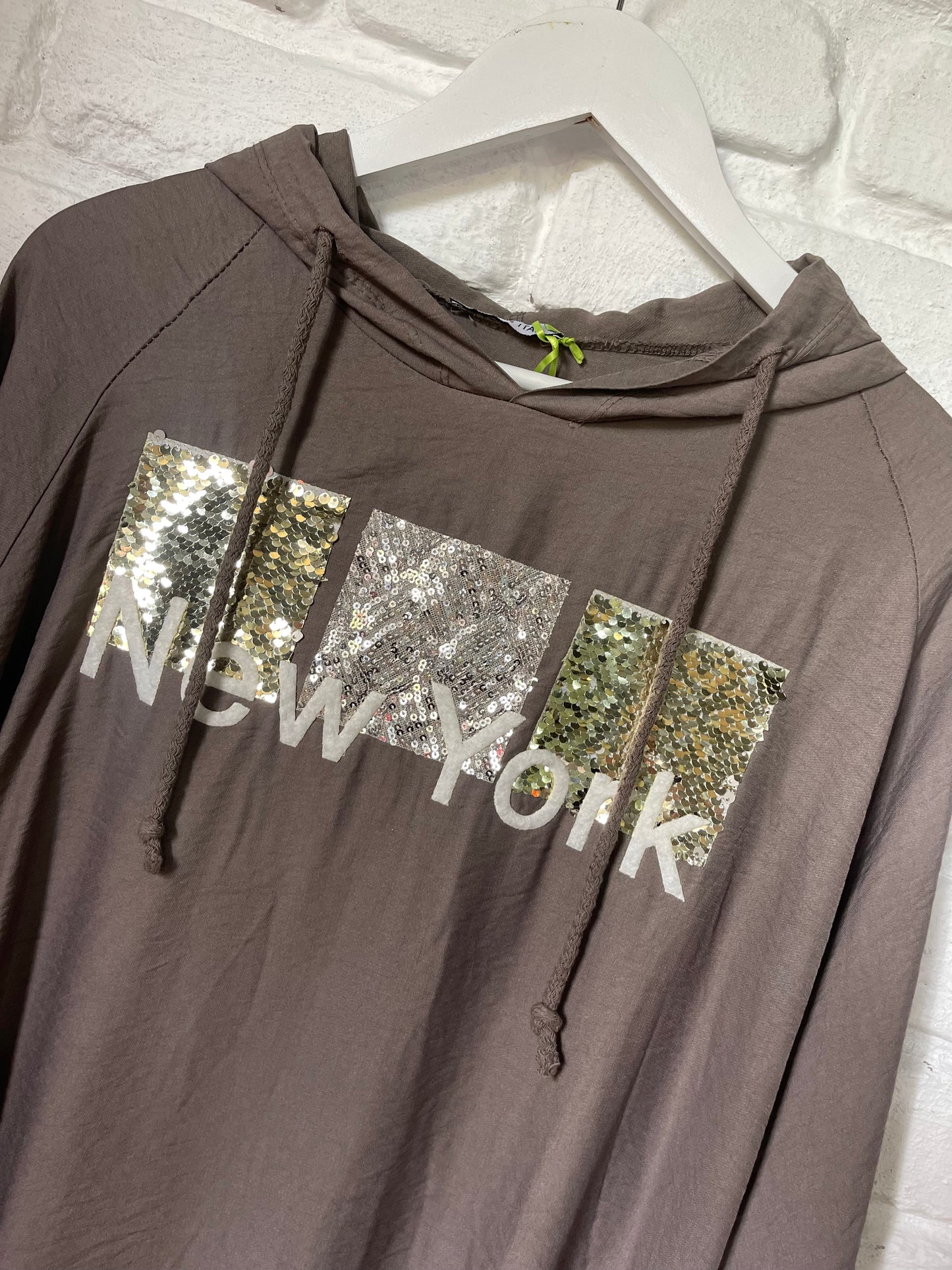 SEQUIN NEW YORK BLOUSE